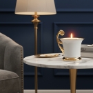 Bougie tasse Royale, ambiance salon moderne, table marbre