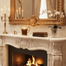 Bougie tasse Royale, ambiance cheminée marbre, chandelier or mat