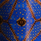 Gros plan motif central Les Mille et Une Nuits, chaînes et symboles