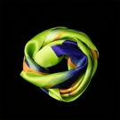 Carré de soie Maeva 100 % soie, motif enroulé, couleurs vives