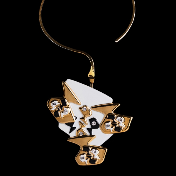 Collier Lorena or brillant en porcelaine, bijou de créateur Lorenza Di Filippo, tour de cou plaqué or 18k