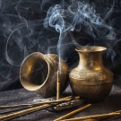 Encens fumé, note de fond du parfum d’intérieur Plaisir des Sens