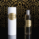 Parfum d’ambiance La Flamboyante Lorenza Di Filippo, flacon et étui blanc doré aux accords fleuris, fruités et poudrés