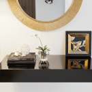 Vide-poches Platinium en émaux de Longwy noir, or et platine sur console chic