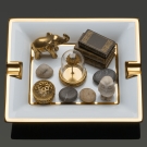 Cendrier Byzance blanc transformé en vide-poche décoratif avec objets miniatures