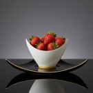Coupe et assiette Shérazade en porcelaine de luxe décorée à Limoges, dessert aux fraises