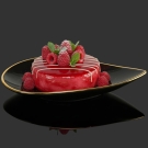 Assiette pétale noire Alizée Lorenza Di Filippo, dessert framboise, porcelaine de luxe, filet or brillant