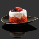 Assiette pétale Alizée noire, porcelaine luxe Lorenza Di Filippo, gâteau Red Velvet