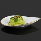 Assiette pétale blanche Alizée Lorenza Di Filippo, mousse d’avocat, entrée, amuse-bouche