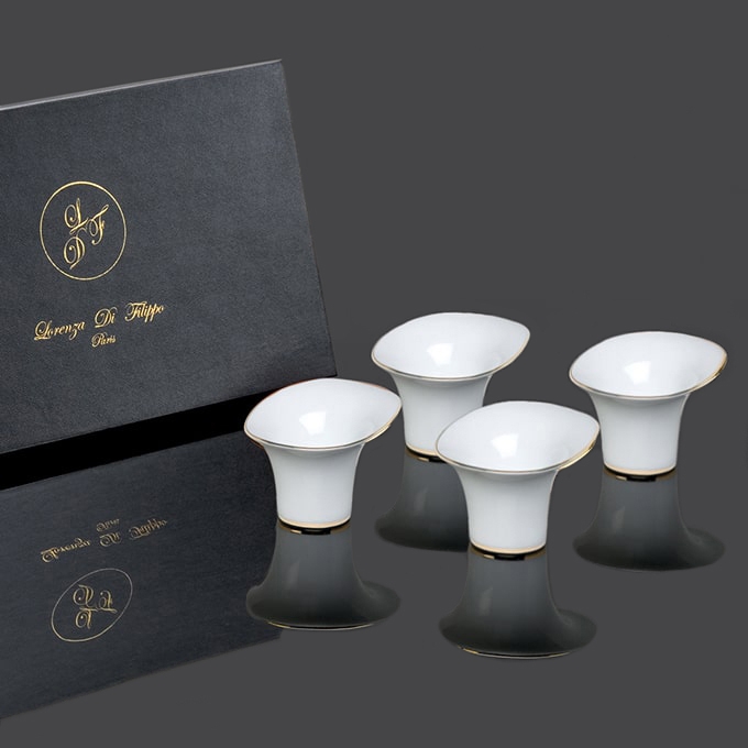 Coffret de quatre mises en bouche en porcelaine blanche, filet or, collection Alizée Lorenza Di Filippo