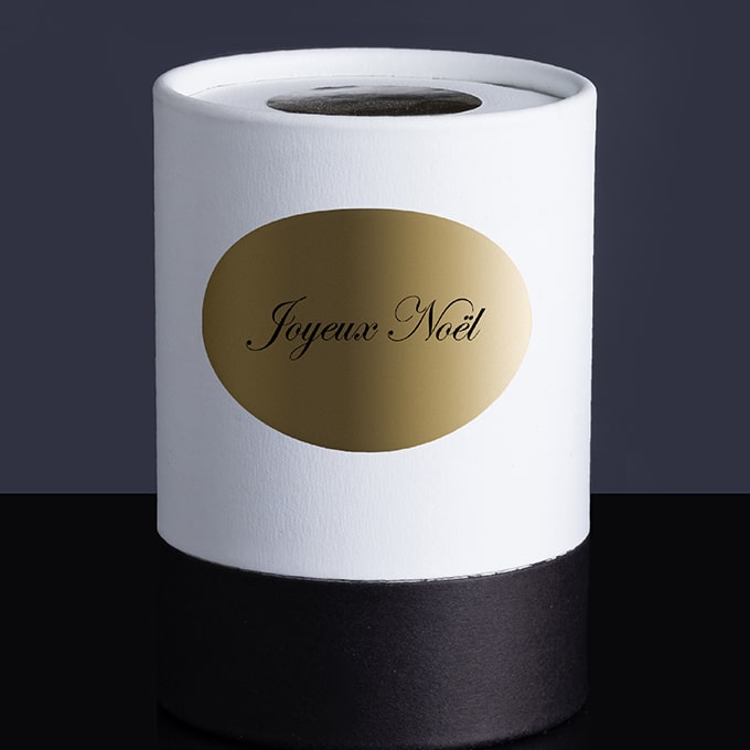 Détail d’une étiquette personnalisée sur une bougie