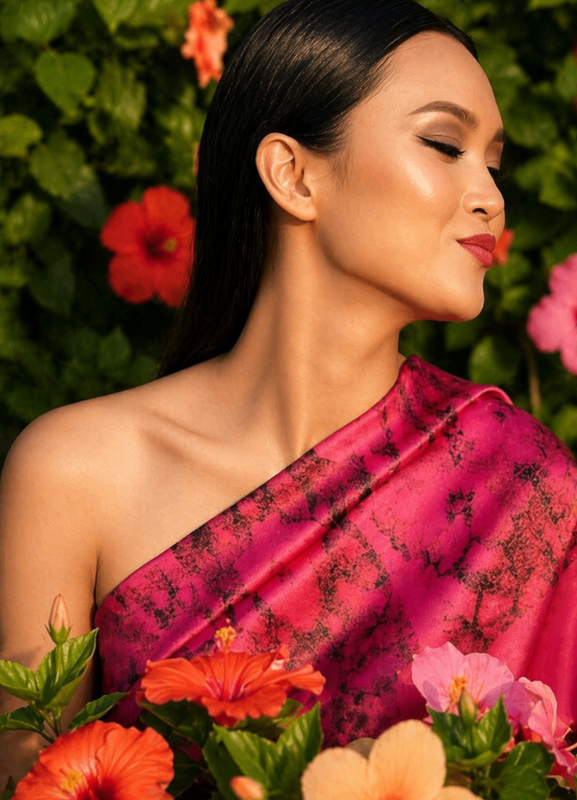 Carré de soie Maui fleurs femmes 
